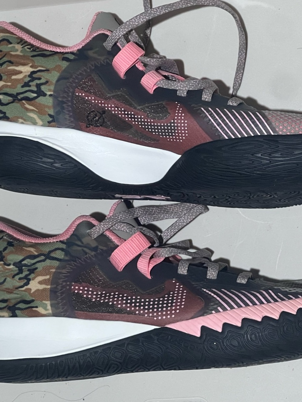 Nike Kyrie Flytrap 5 Men’s Sneakers Moon Fossil/Pink Gaze Camo
